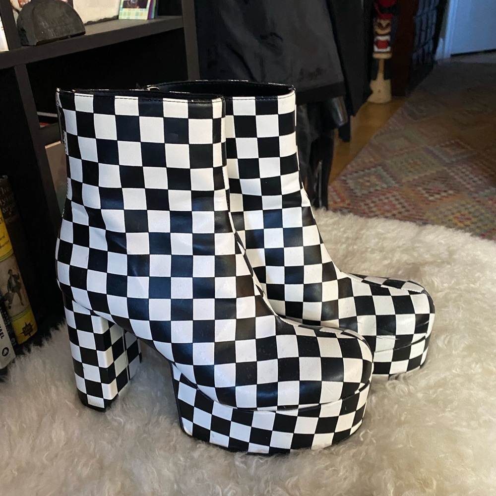 Funky Checkered 70’s Platform Boots
